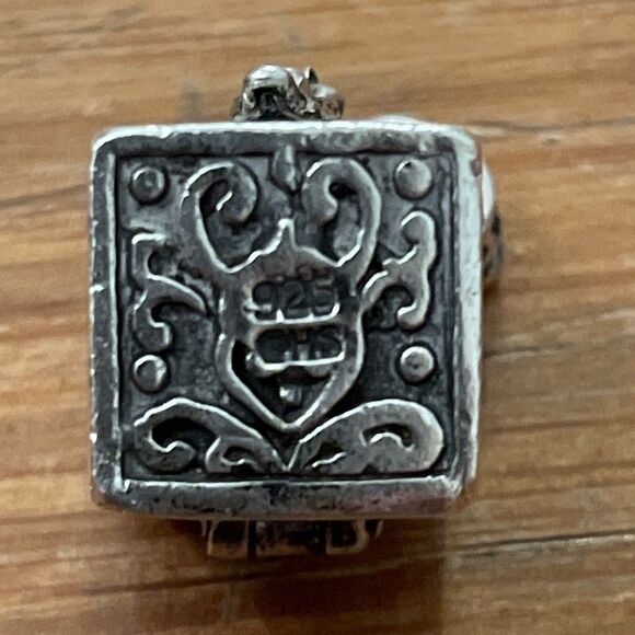Sterling Silver 925 Prayer Box Pendant Charm Signed Vintage Ornate - Picture 10 of 13